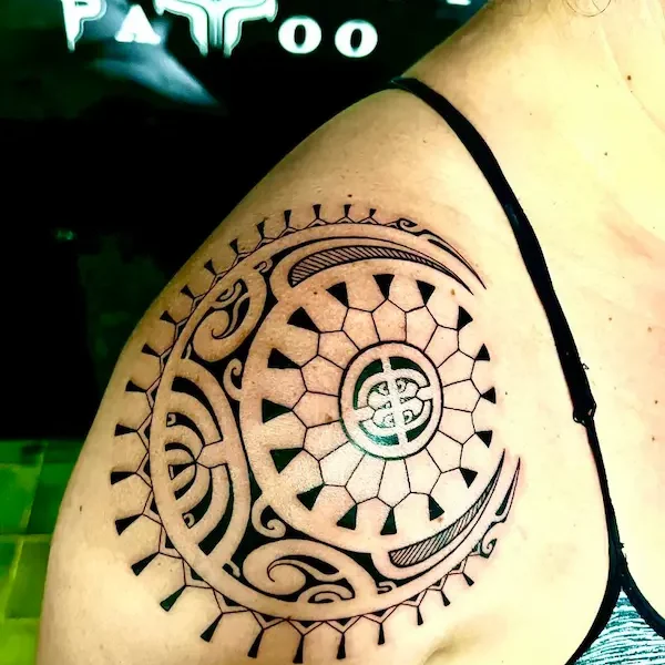 tattoo-marquisien-sur-l&rsquo;épaule