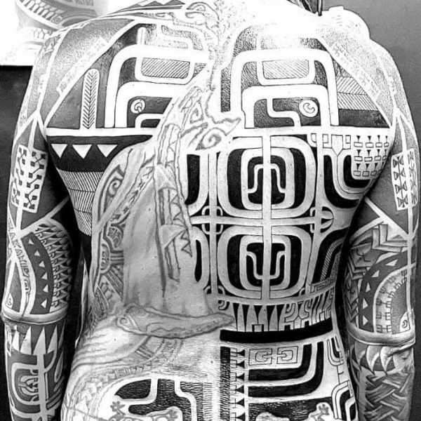 tattoo-marquisien-sur-tout-le-dos