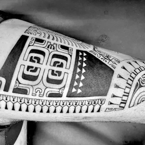 tattoo-marquisien-demi-jambe