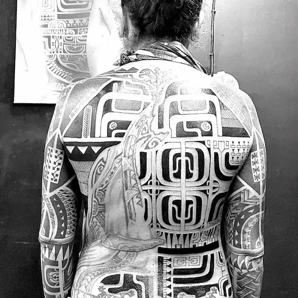 tattoo-marquisien-sur-tout-le-dos